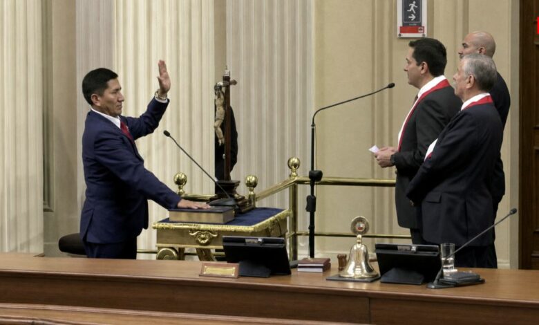 Estanislao Mancha juró como senador por Renovación Popular